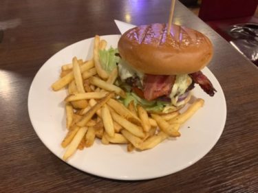 『TGIフライデーズ』池袋で美味しいハンバーガーを食べよう