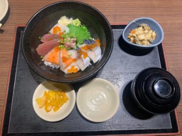 仕事終わりの新定番は居酒屋『北海道』で夜定食！