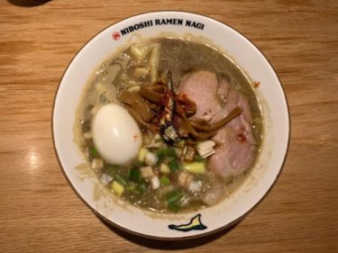 煮干し好きは『ラーメン凪』のすごい煮干しラーメンを食べるべし