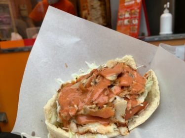 500円でこのボリューム！『ナイスケバブ(NICE! KEBAB!)』は池袋北口にあるよ