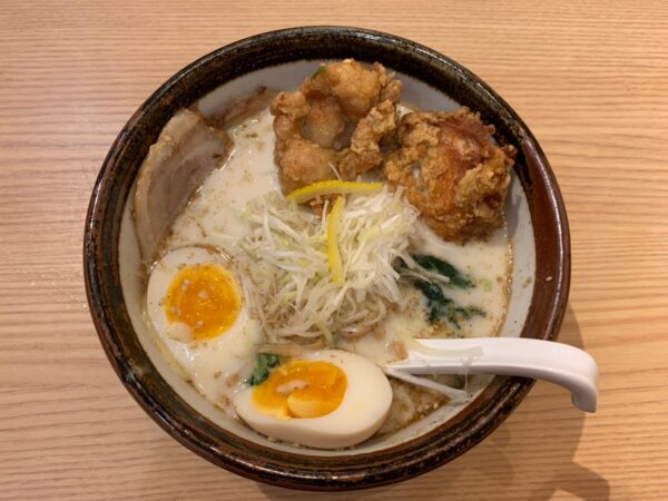 池袋の新勢力 塩ラーメン専門店 俺流塩らーめん 池袋店 はこってりとあっさりの2種類の塩が楽しめる 池ぶく郎
