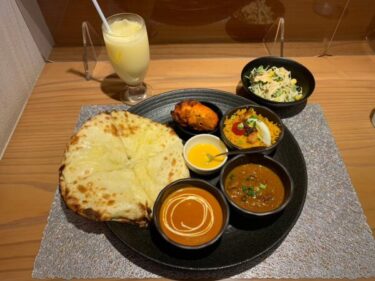 ビリヤニとカレーが一緒に楽しめる『ロイヤルココナッツガーデン 池袋東武デパート店』のランチセット