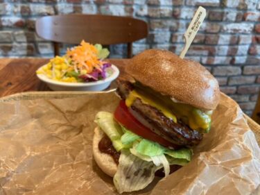 無料サラダバー付き『J.S.BURGERS CAFE ルミネ池袋店』のお得ランチ